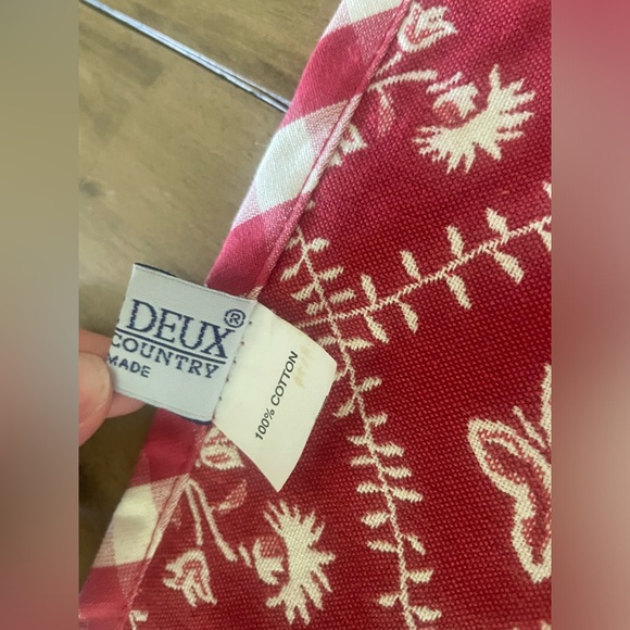 Pierre Deux Red Floral Cotton French Country Table Runner 72x14 - Picture 5 of 6